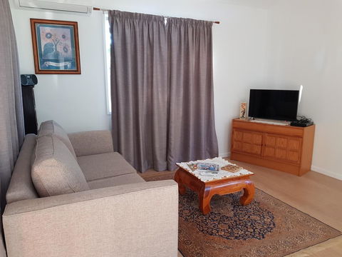Bee-Haven Cottage - Darwin Holiday 5