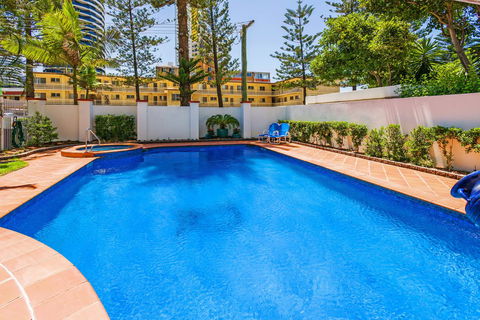 The Ritz Resort Heated Pool - Darwin Holiday 27