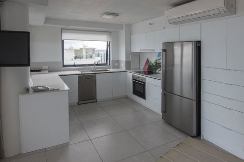 Centrepoint Apartments Caloundra - Darwin Holiday 11