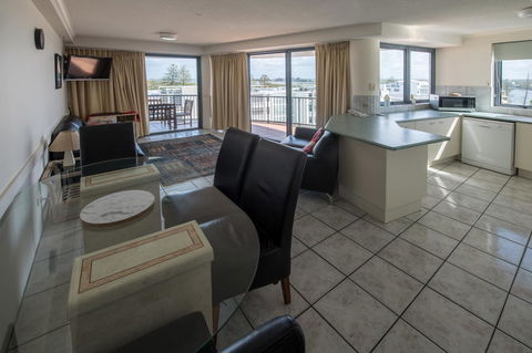 Centrepoint Apartments Caloundra - Darwin Holiday 38