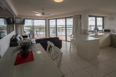 Centrepoint Apartments Caloundra - Darwin Holiday 12