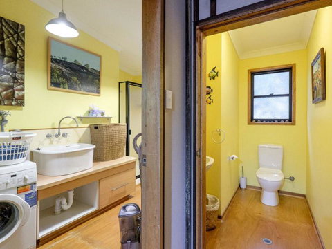 Five Bimba (Tractor House) - Darwin Holiday 15