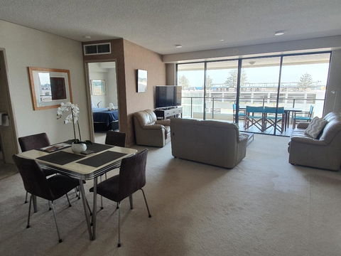 The Waterford Prestige Apartments - Darwin Holiday 4