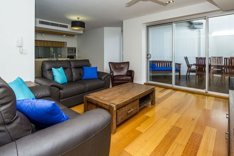Maggies Beachfront Apartment 13 - Darwin Holiday 6