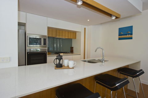 Maggies Beachfront Apartment 10 - Darwin Holiday 6