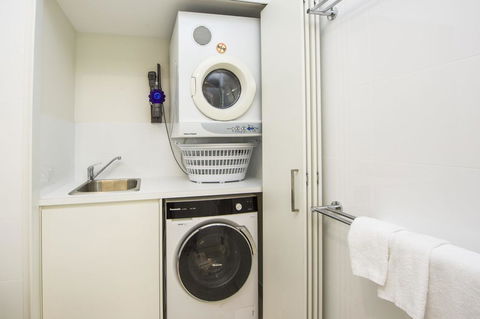 1 Bright Point Apartment 1504 - Darwin Holiday 14