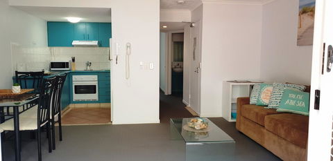 Surfers Beach Resort 2 - Darwin Holiday 11