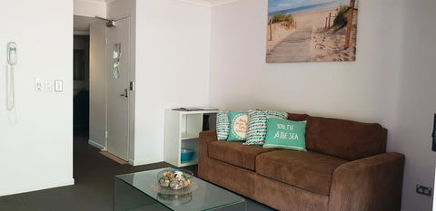 Surfers Beach Resort 2 - Darwin Holiday 10