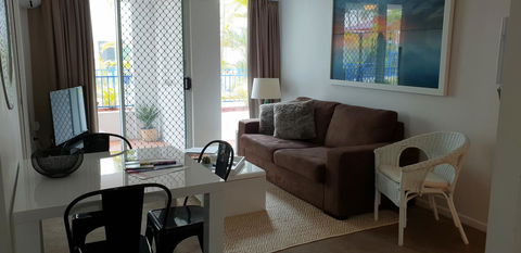 Surfers Beach Resort 2 - Darwin Holiday 1