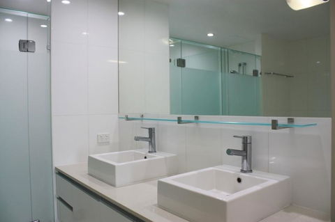 Private Seaview Apartment At Peninsula - Airlie Beach - Darwin Holiday 6