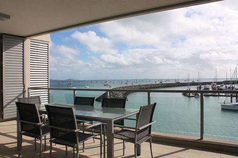 Private Seaview Apartment At Peninsula - Airlie Beach - Darwin Holiday 3