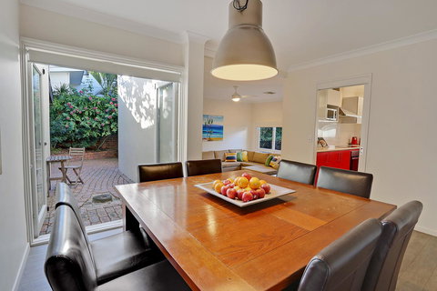 The Pod - Darwin Holiday 2