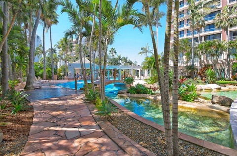 Deluxe King Room In Gold Tower - Darwin Holiday 6