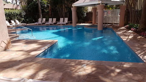 Deluxe King Room In Gold Tower - Darwin Holiday 10