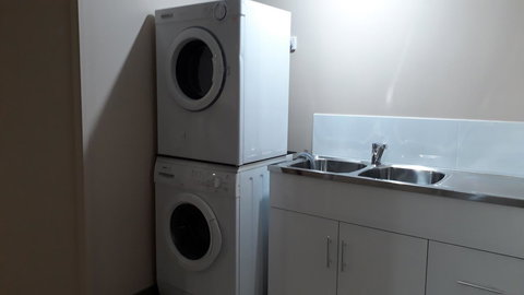 Private Apartment With Scenic Gardens - Darwin Holiday 16