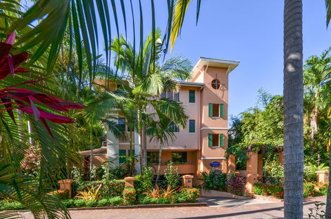 Martinique On Macrossan - Darwin Holiday 19