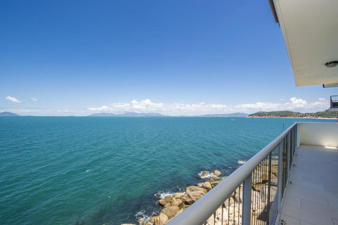 1 Bright Point Apartment 5301 - Darwin Holiday 1
