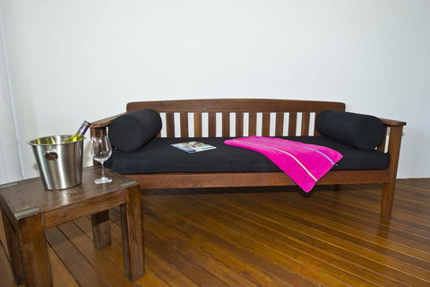 Maggies Beachfront Apartment 6 - Darwin Holiday 9