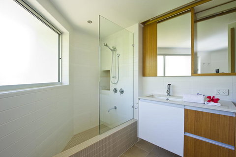 Maggies Beachfront Apartment 6 - Darwin Holiday 8