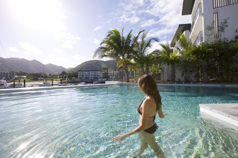 Peppers Blue On Blue - Darwin Holiday 25