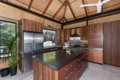 Absolute Beachfront - Darwin Holiday 1