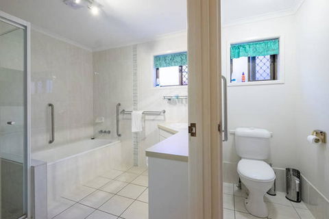 Keith\'s Place, 1 Of The 3 Most Popular Units On Bribie - Darwin Holiday 17
