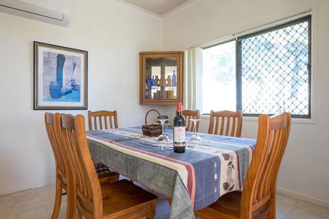 Keith\'s Place, 1 Of The 3 Most Popular Units On Bribie - Darwin Holiday 13