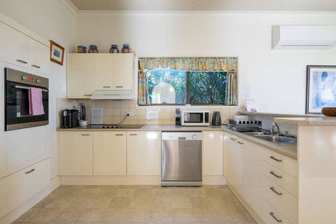 Keith\'s Place, 1 Of The 3 Most Popular Units On Bribie - Darwin Holiday 14