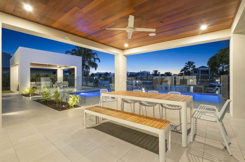 Luxury Canal Front Holiday House - Darwin Holiday 14