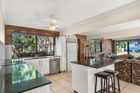 Bribie Beach House - Darwin Holiday 8