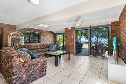 Bribie Beach House - Darwin Holiday 7