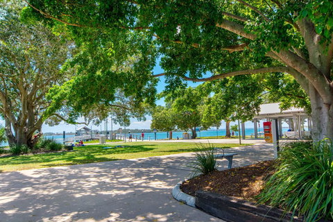 Lowset, Pet Friendly Cottage - Sunset Ave, Bongaree - Darwin Holiday 3