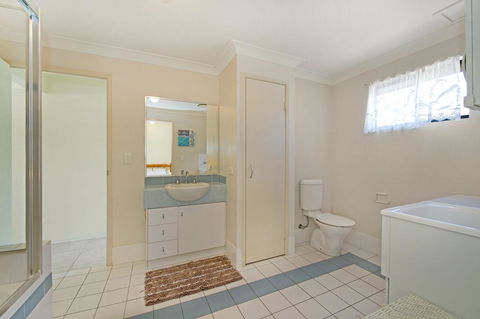 Quiet Location Across From Waterfront - South Esp, Bongaree - Darwin Holiday 5