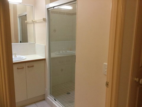 Private Canal Duplex With Pontoon - Oleander Drive, Bongaree - Darwin Holiday 5