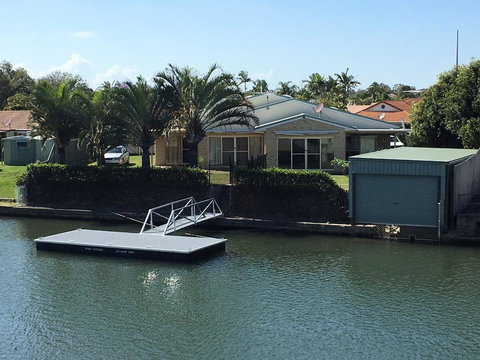 Private Canal Duplex With Pontoon - Oleander Drive, Bongaree - Darwin Holiday 0