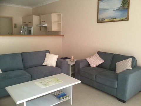 Private Canal Duplex With Pontoon - Oleander Drive, Bongaree - Darwin Holiday 15