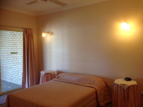 Private Canal Duplex With Pontoon - Oleander Drive, Bongaree - Darwin Holiday 11