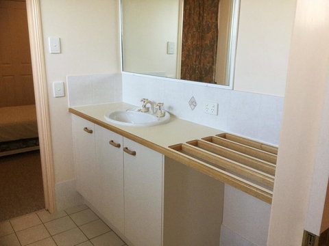 Private Canal Duplex With Pontoon - Oleander Drive, Bongaree - Darwin Holiday 18