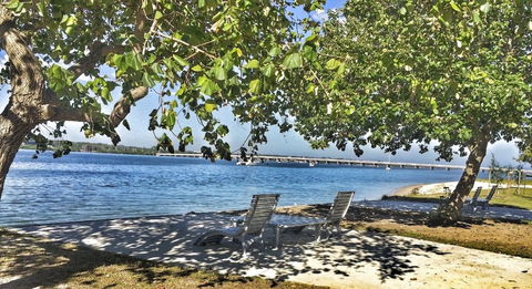 Pet Friendly Cottage In The Heart Of Bribie - Wirraway St, Bongaree - Darwin Holiday 3