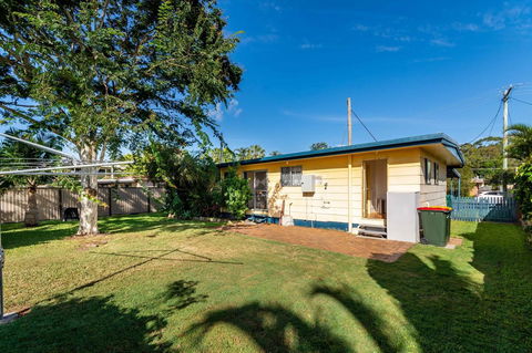 Pet Friendly Cottage In The Heart Of Bribie - Wirraway St, Bongaree - Darwin Holiday 10