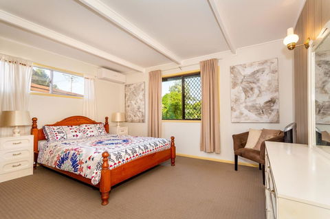 Pet Friendly Cottage In The Heart Of Bribie - Wirraway St, Bongaree - Darwin Holiday 6