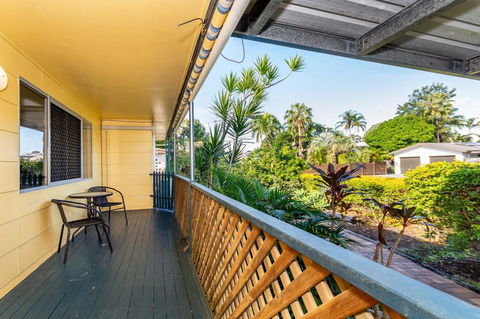 Pet Friendly Cottage In The Heart Of Bribie - Wirraway St, Bongaree - Darwin Holiday 14