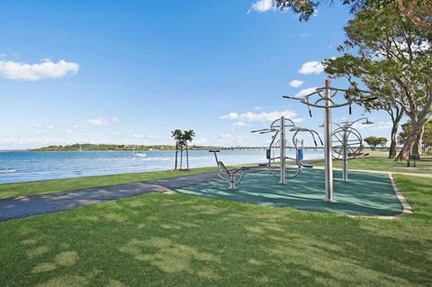 Pet Friendly Cottage In The Heart Of Bribie - Wirraway St, Bongaree - Darwin Holiday 16