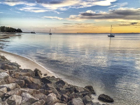 Pet Friendly Cottage In The Heart Of Bribie - Wirraway St, Bongaree - Darwin Holiday 9