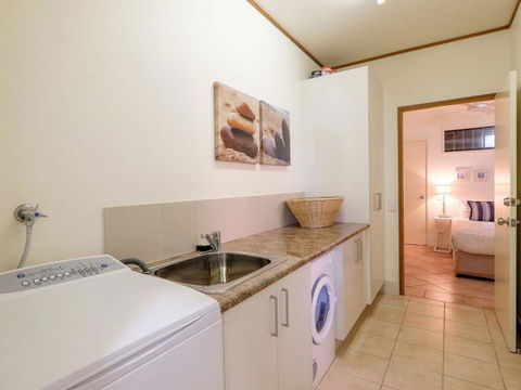 Claytons 1 By Discover Stradbroke - Darwin Holiday 20