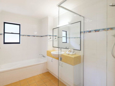 Mooloomba Five - Darwin Holiday 12