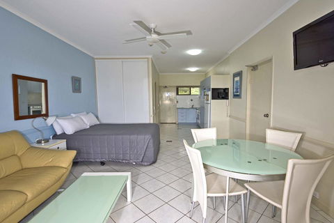 Anchorage On Straddie - Darwin Holiday 13
