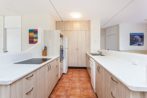 The Islander - Darwin Holiday 36