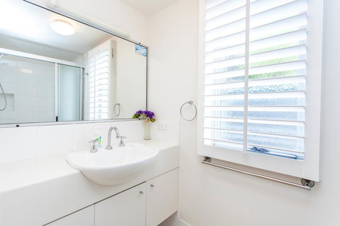 Seychelles Down - Darwin Holiday 24