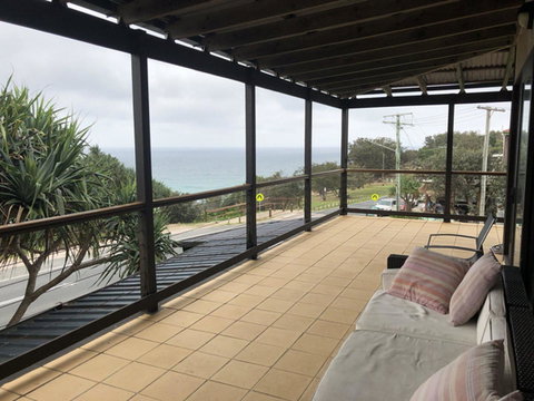 Tugtullum - Darwin Holiday 0